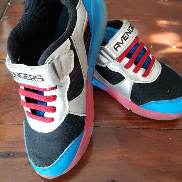 2 sets of Toddler shoes - Picture 3 of 5